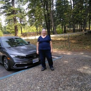 Meet your Posher, Lorrie